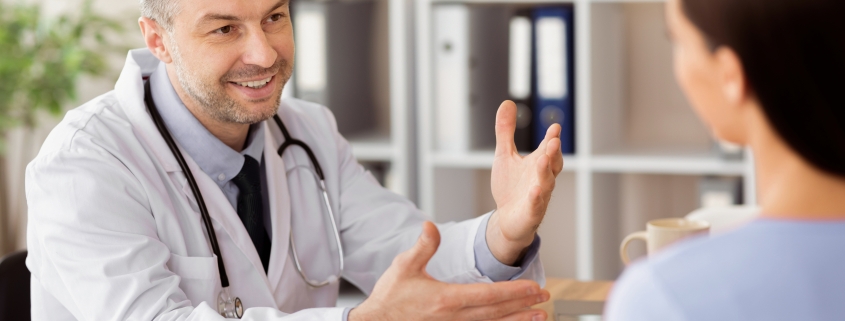 TMS-therapy-for-depression-tms-provider-rapid-city-experienced-doctor-talking-to-patient